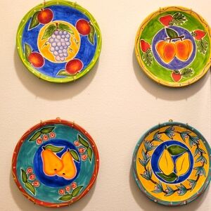 Set of 4 Henriksen Imports Les Jardins de Provance Wall Plates